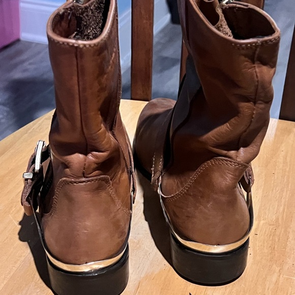 Charles David Tan Leather Shoes - Picture 5 of 5